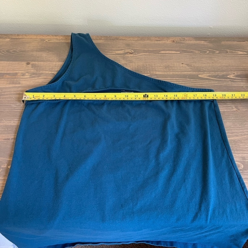 Torrid Top - Picture 2 of 4